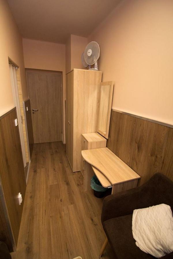 Bed and Breakfast M7 Galéria Panzió Letenye Exterior foto